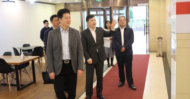 四川国际博览集团总经理一行到访VNU万耀企龙